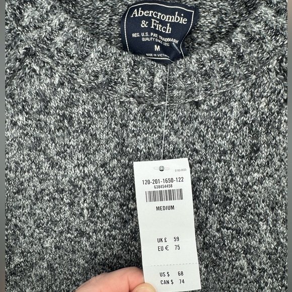 Abercrombie & Fitch Men's Gray Crewneck Knit Sweater NEW WITH TAGS Size Medium - Picture 6 of 8